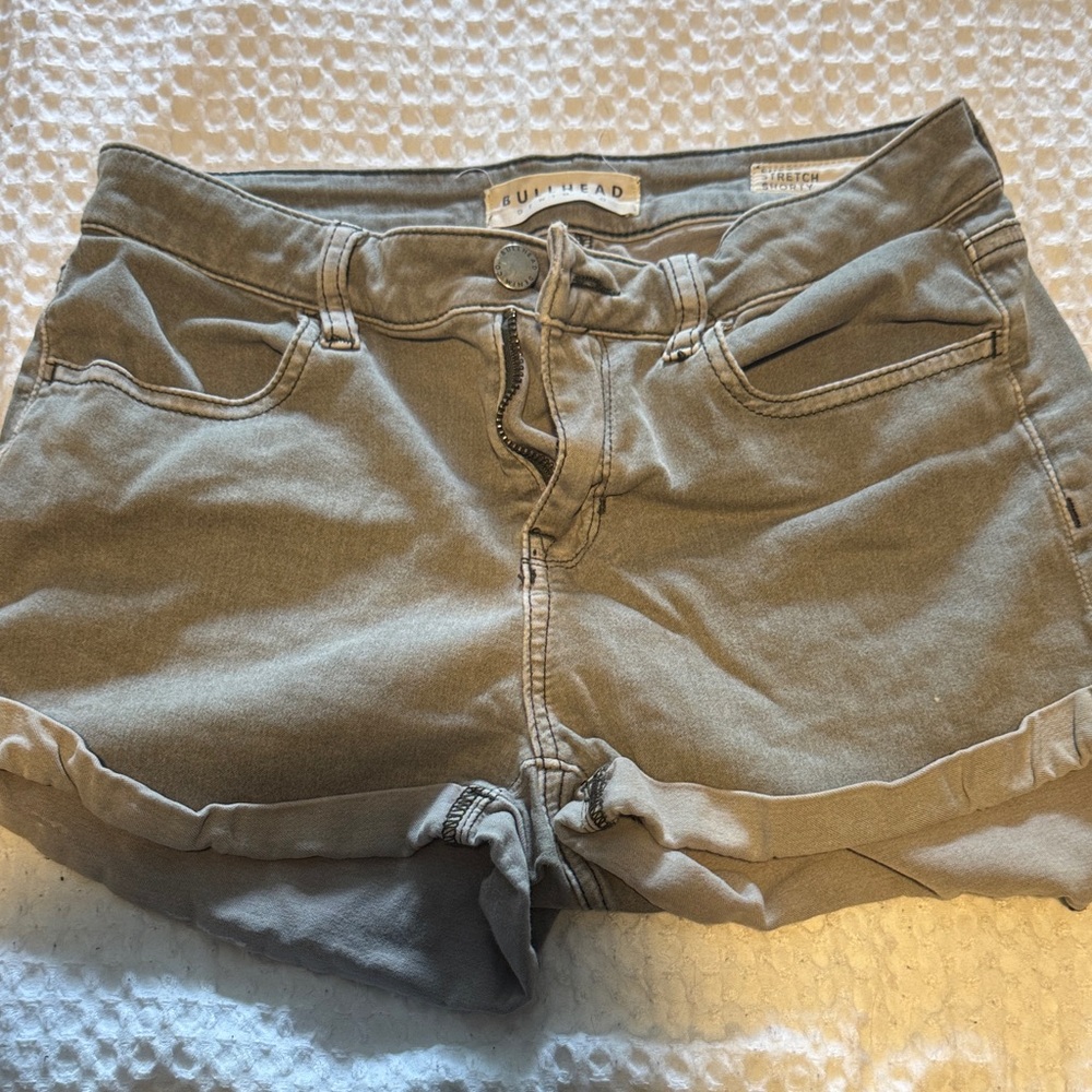 Stretchy grey/green shorts